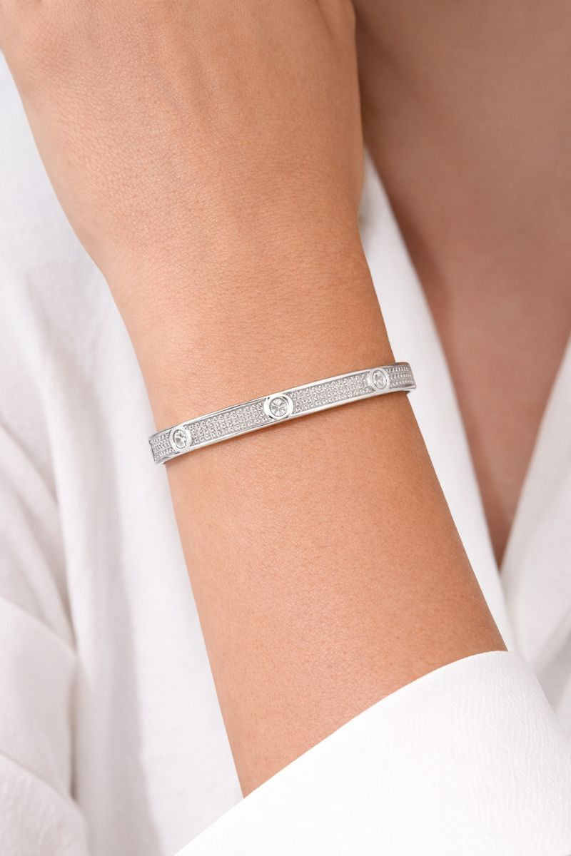 Luxe Linea Zircon Bangle
