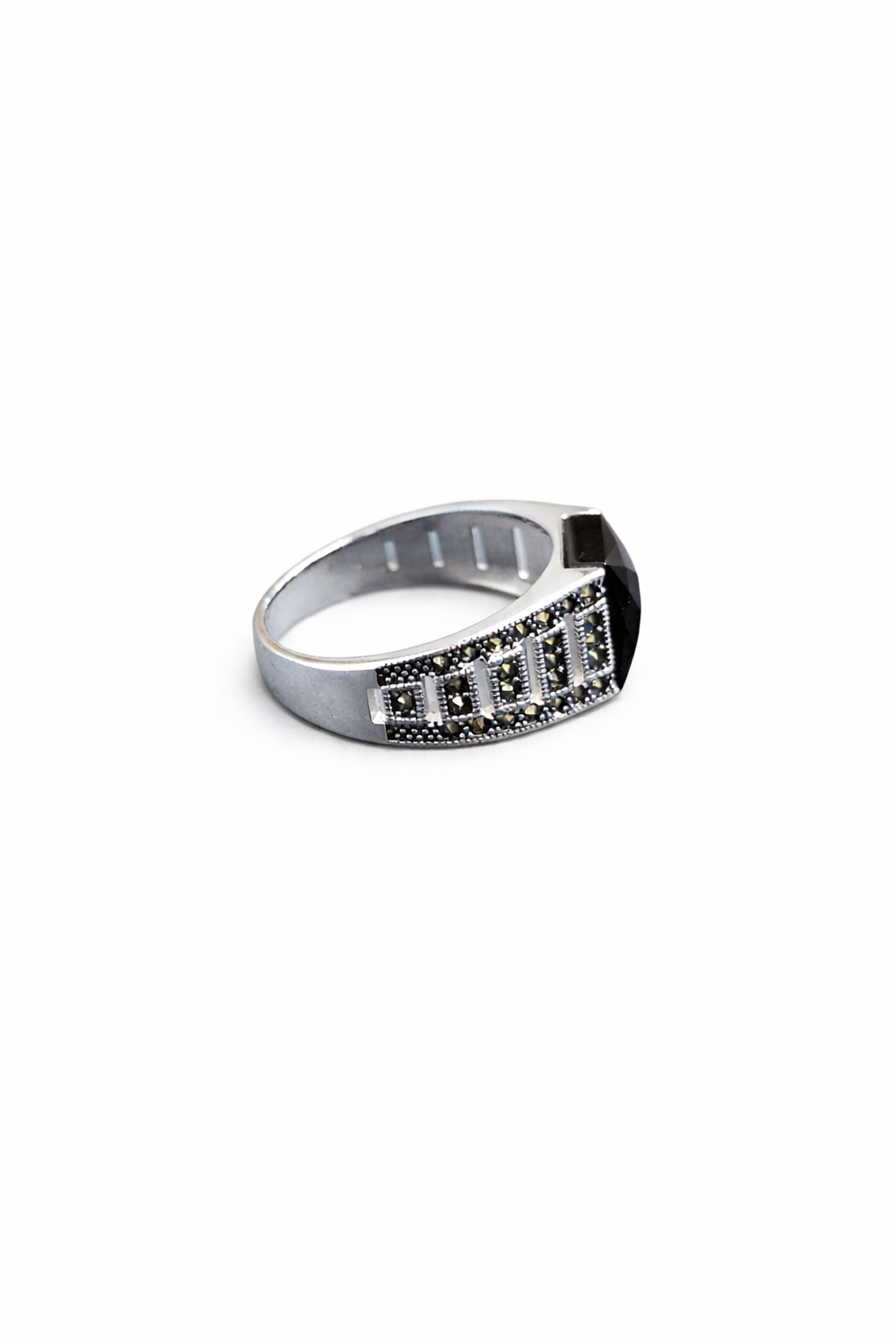 Noir Royale Square Ring