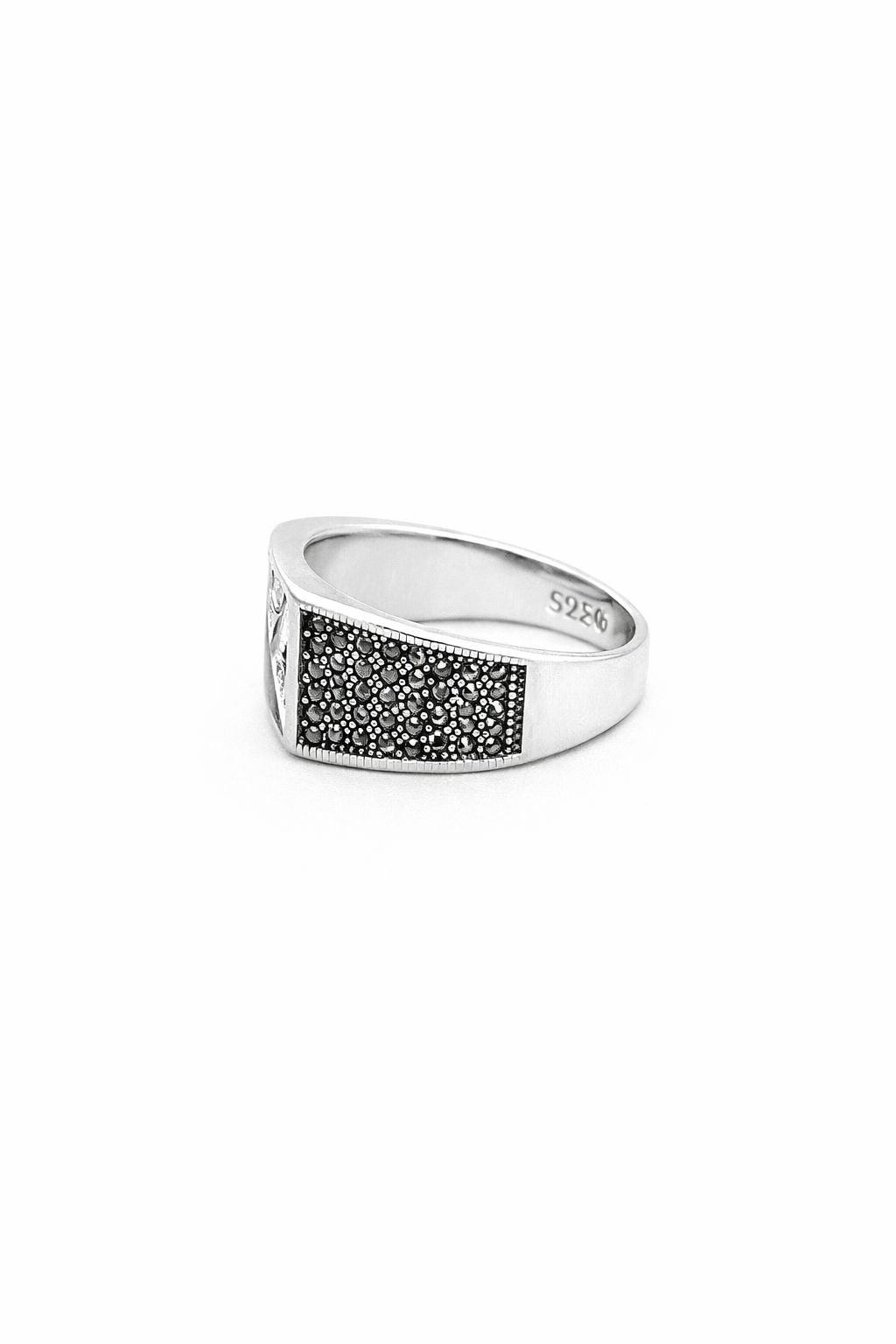 Noir Signet Ring