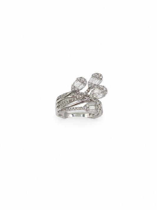 Elegant Floral Stone Design Silver Ring