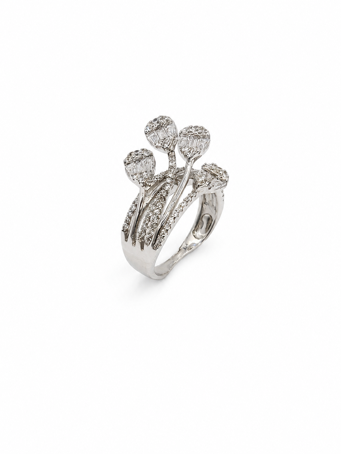 Elegant Floral Stone Design Silver Ring