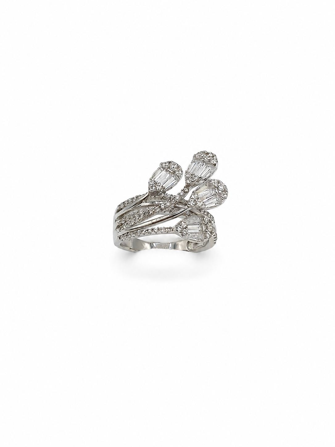 Elegant Floral Stone Design Silver Ring